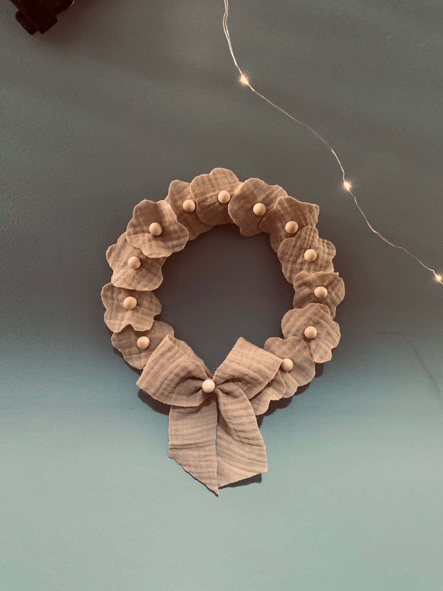 Couronne florale Augustine gaze de coton beige