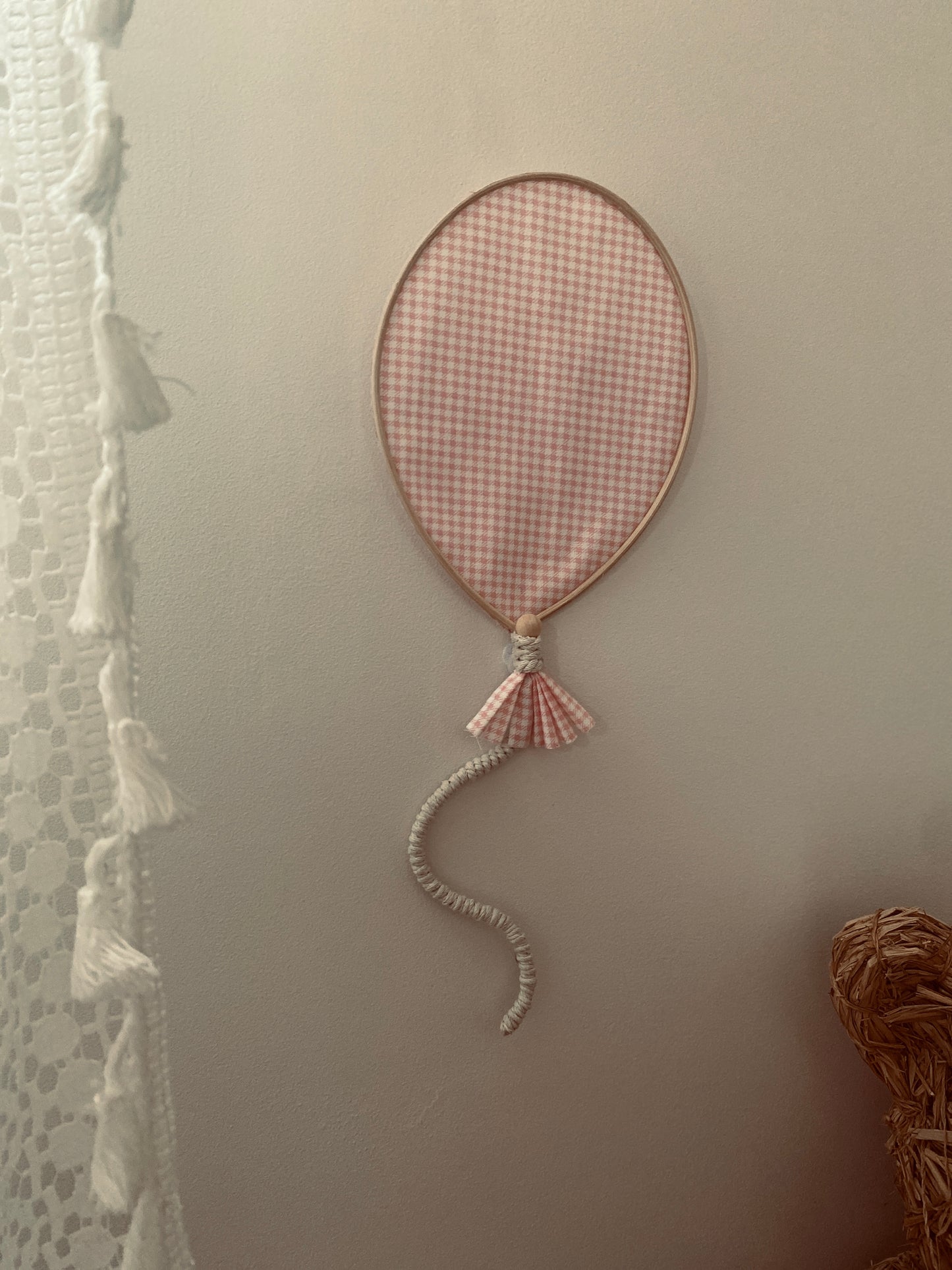 Décoration murale Ballon Madeleine vichy rose