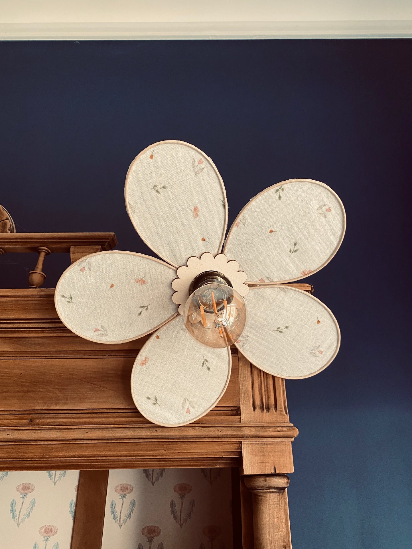 Lampe Anna gaze de coton fleuri