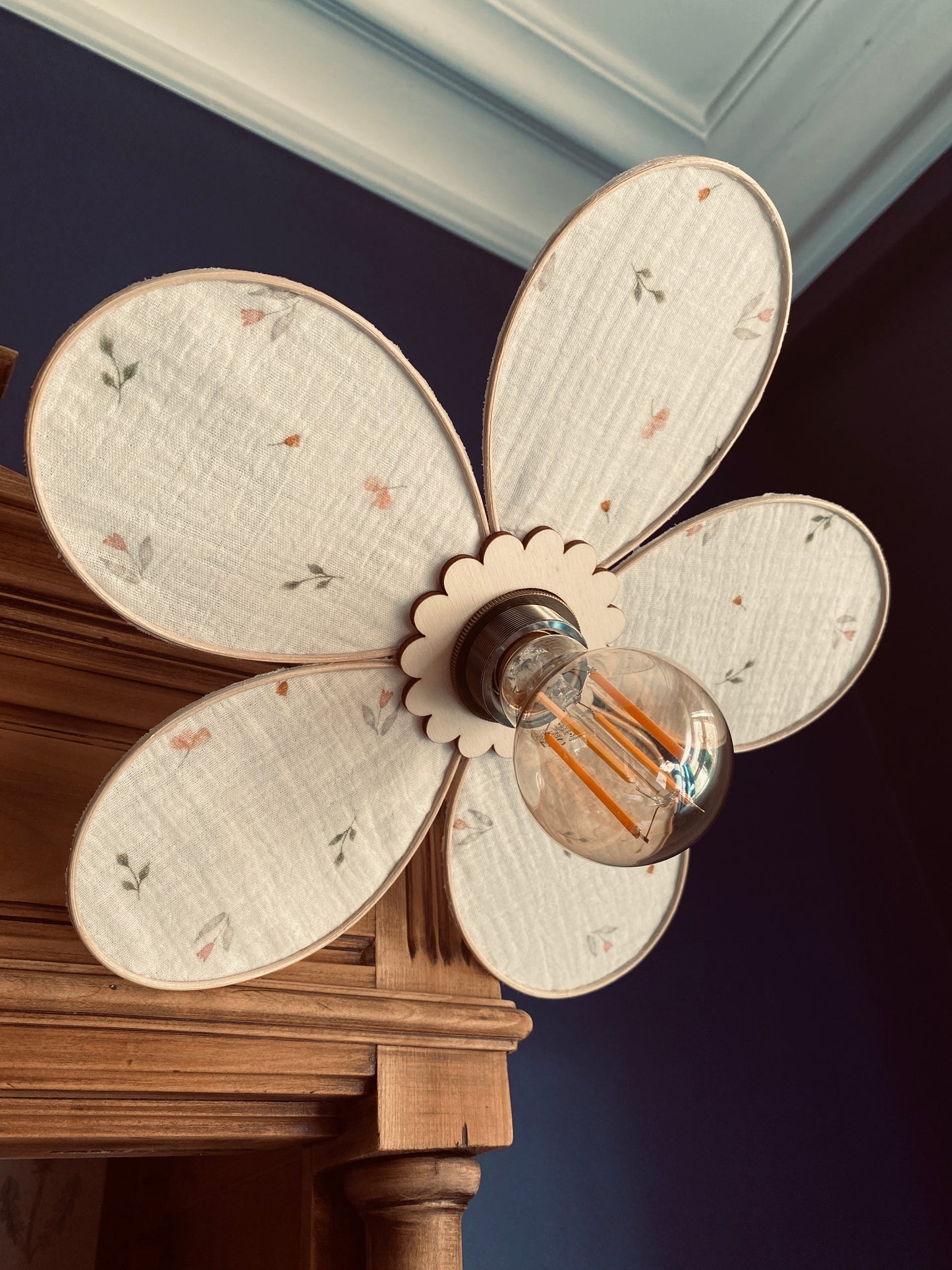Lampe Anna gaze de coton fleuri