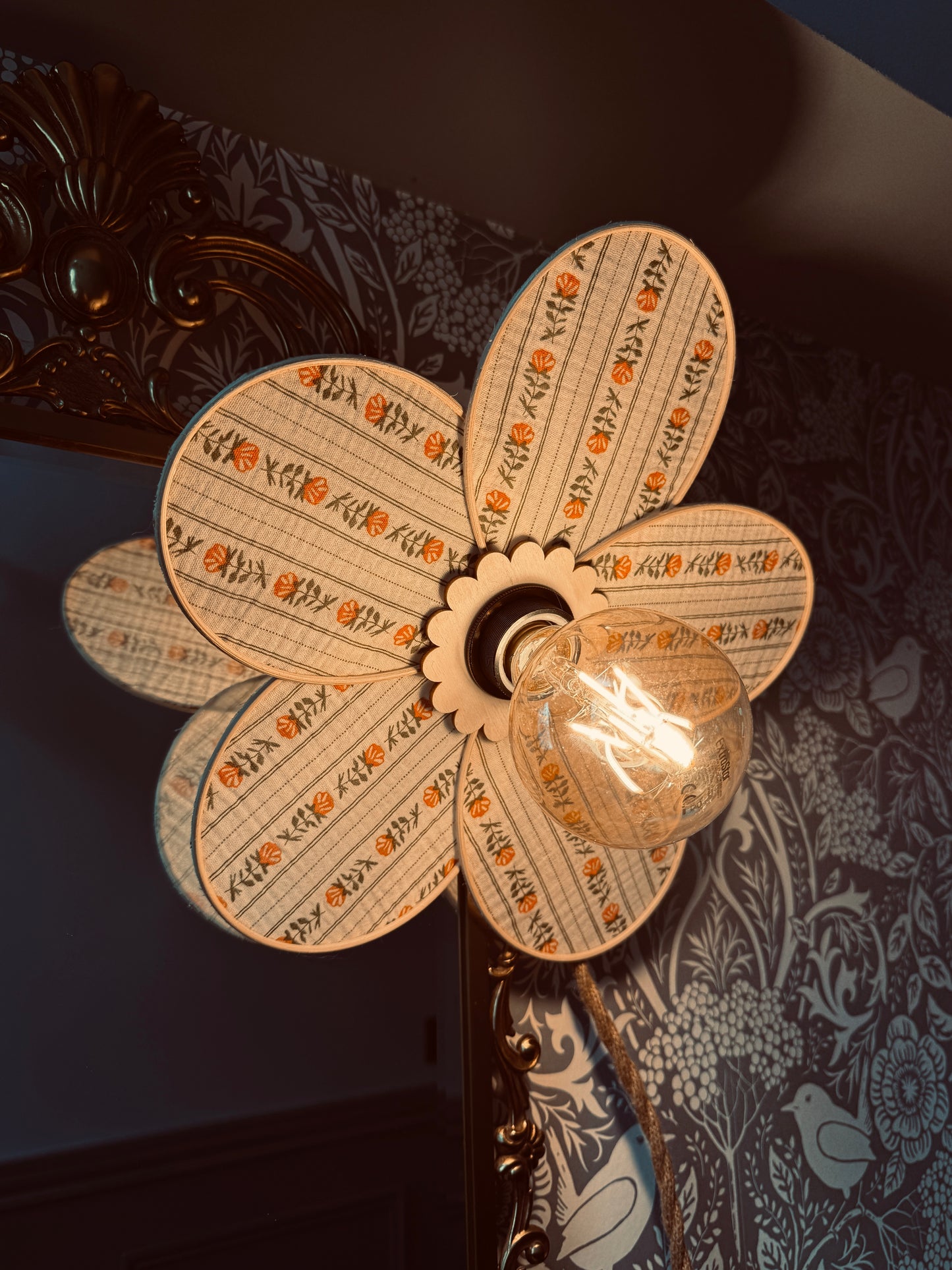 Anna – Lampe en gaze de coton fleurie | charme anglais vintage & douceur intemporelle