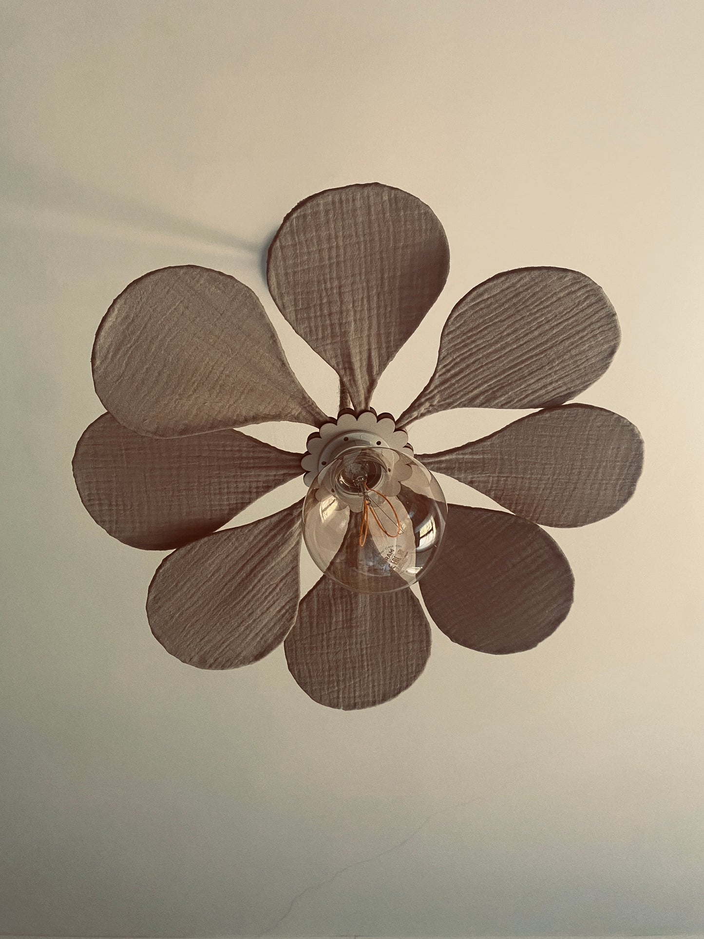 Suspension Violette gaze de coton beige