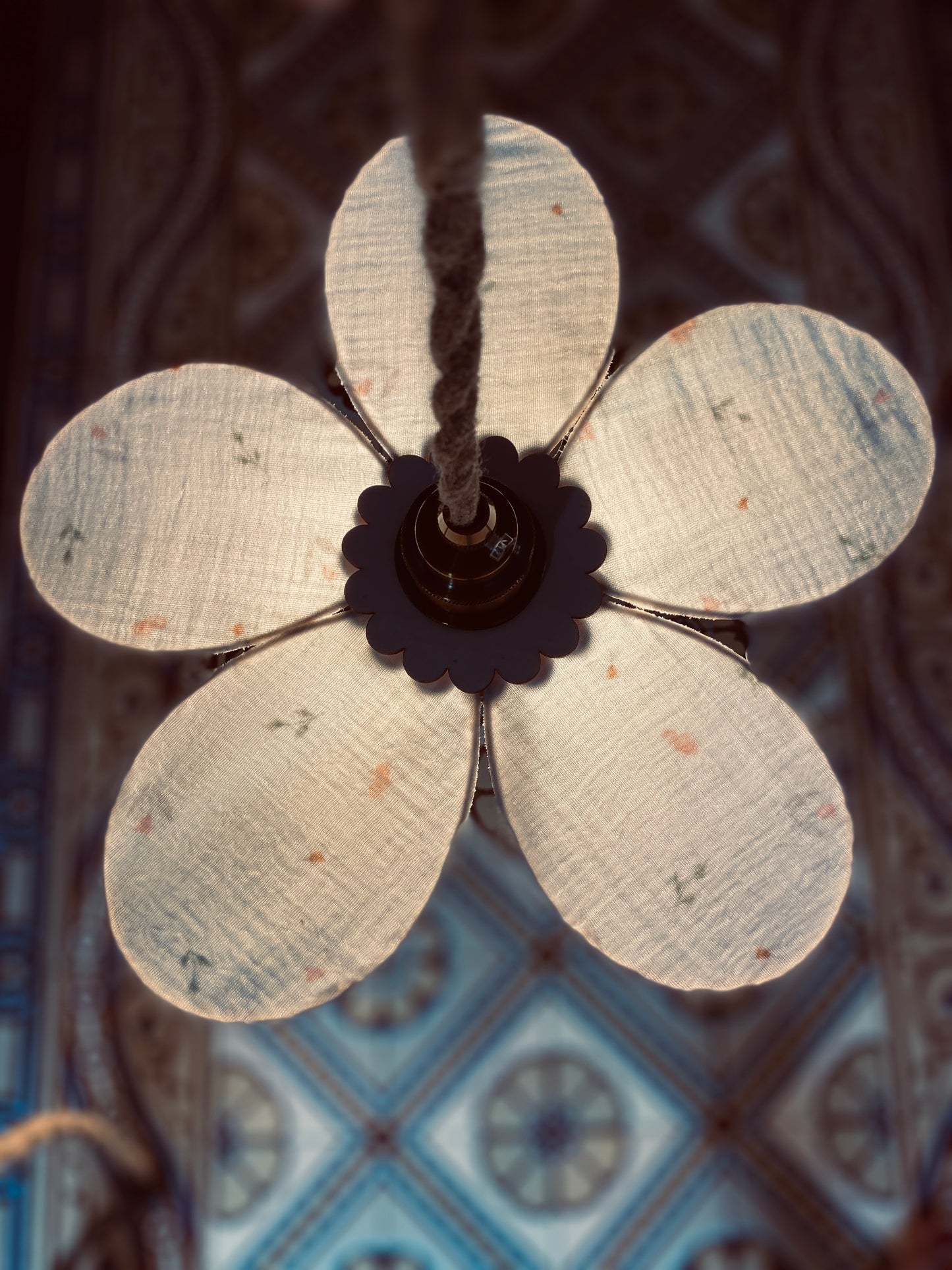 Lampe Anna gaze de coton fleuri